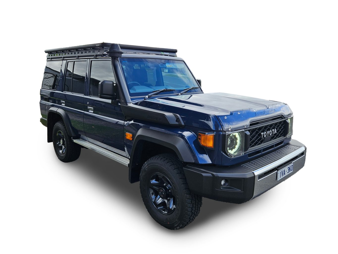 Toyota LandCruiser Troop Carrier 70 Series with a Wedgetail rack installed – Hero image.